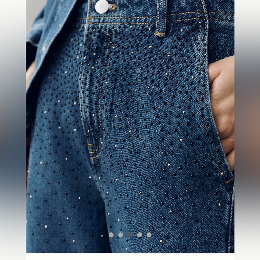 Pilcro Embellished Blue Flare Jeans,NWT, size 30 - Picture 2 of 4